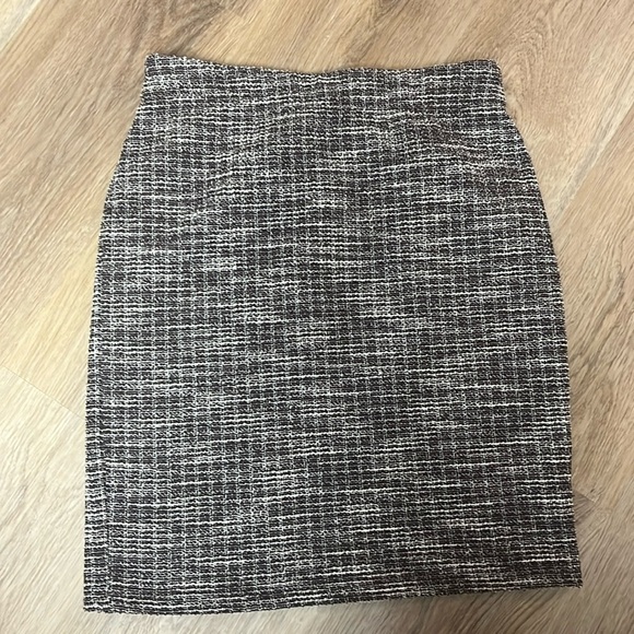 NWT Gorgeous Max Studio Mocha Brown and cream Tweed Pull On Pencil Skirt Small - Picture 1 of 4